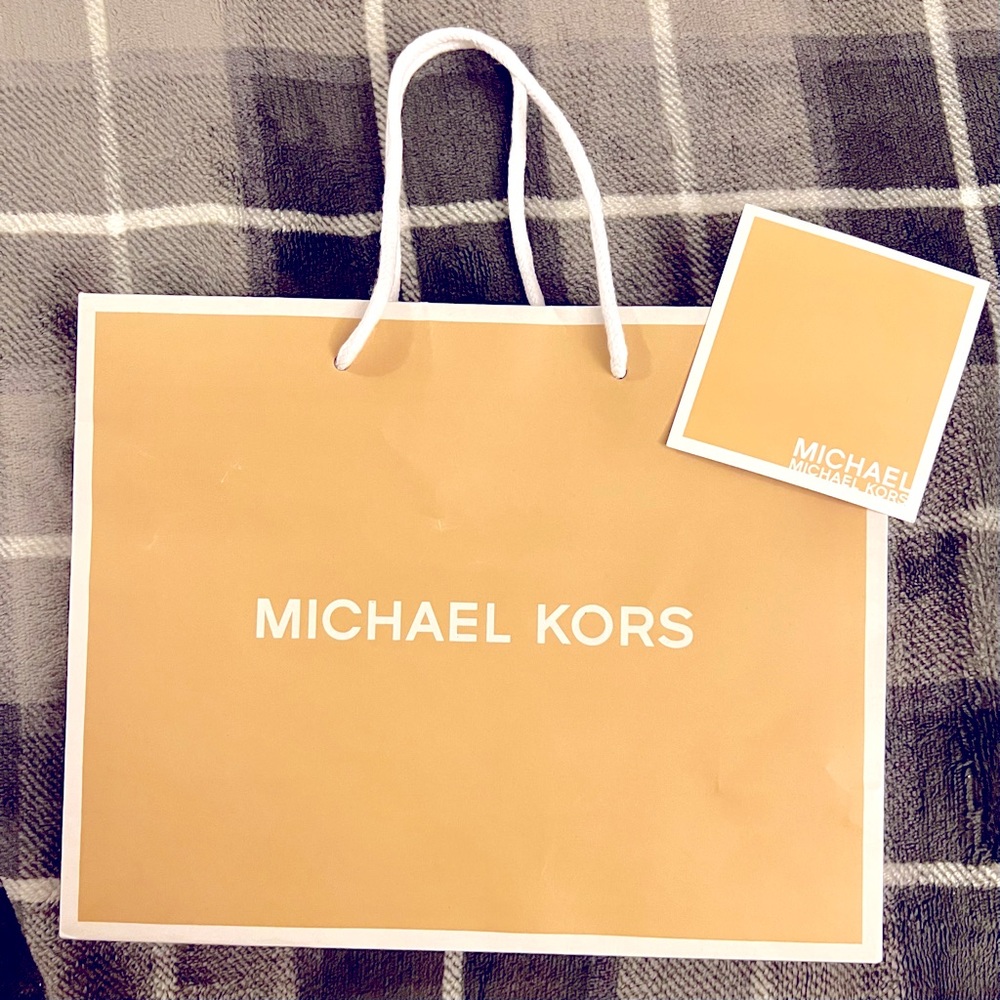 SALE 💜 🆕 Michael Kors Authentic Gift Bag